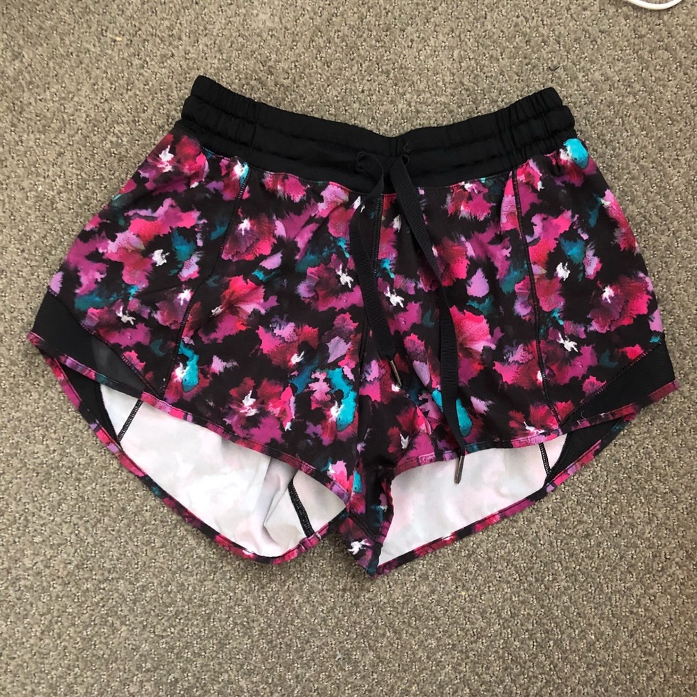 Lululemon Hotty Hot shorts